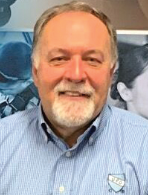 Lee Mercer headshot